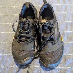 New Balance Minimus Black Women's Sneakers, 7